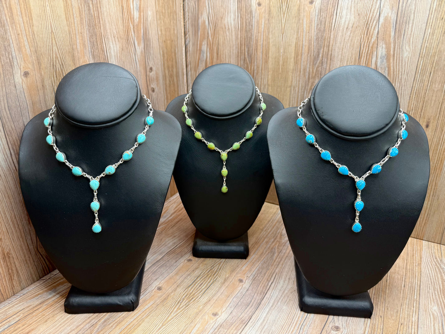Dainty Lariat